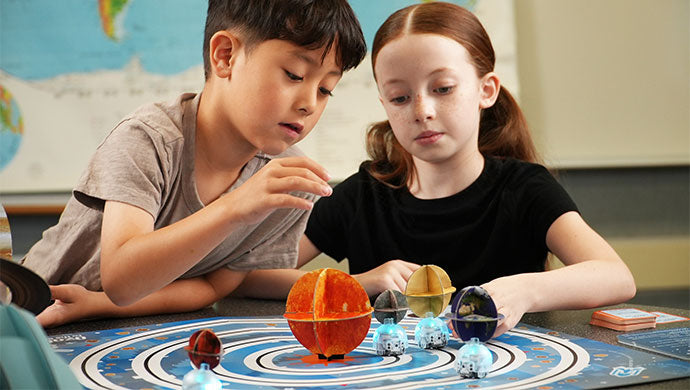 Ozobot-solar-system-steam-kit-features-new-web1