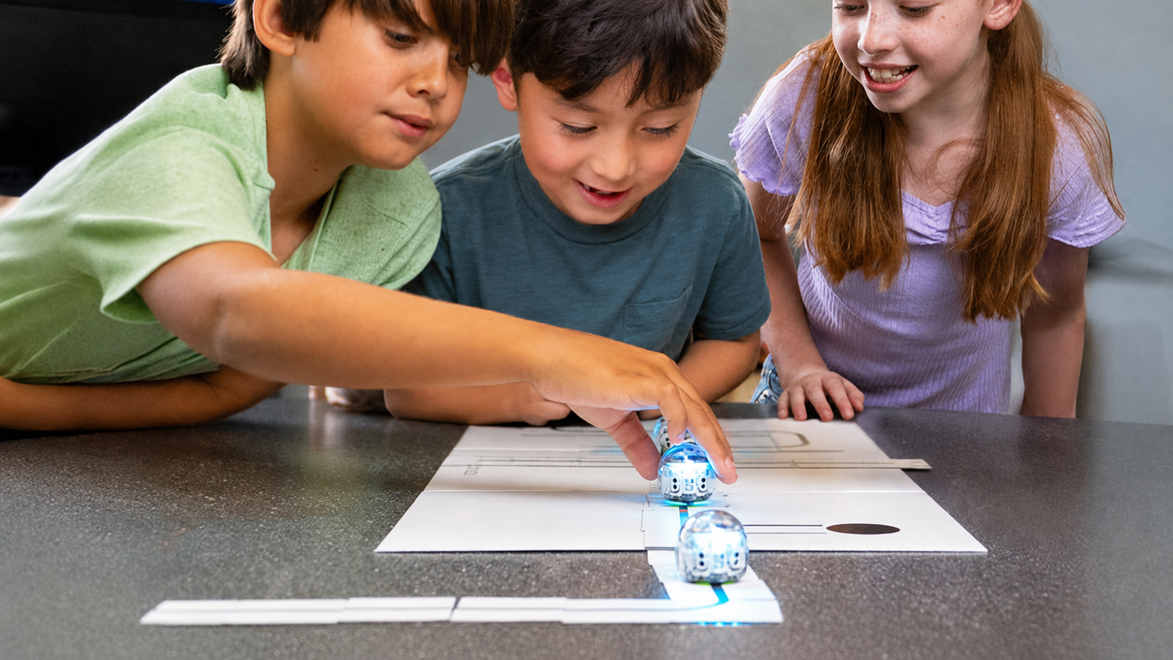 ozobot-collor-code-magnets-features-and-benefits-7