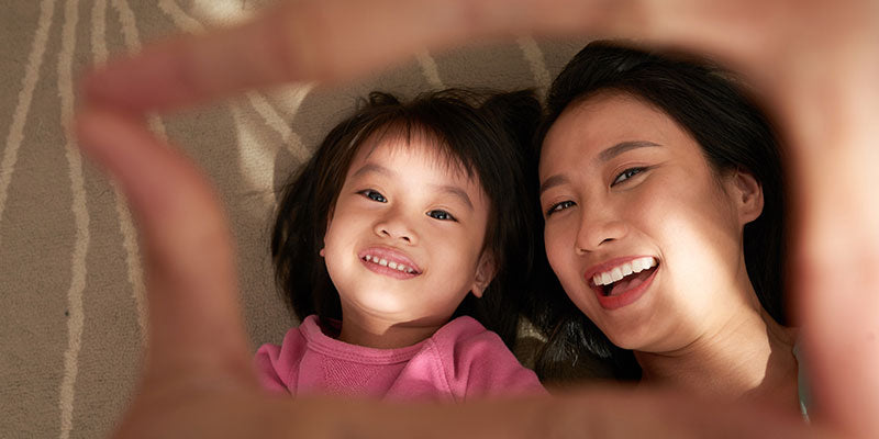 Mother's Day and social media: tips to avoid mom-shaming by Ozobot