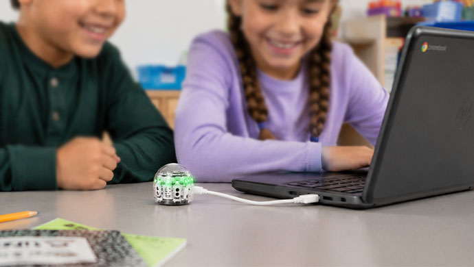 Ozobot-charging-cable-new-web-features3